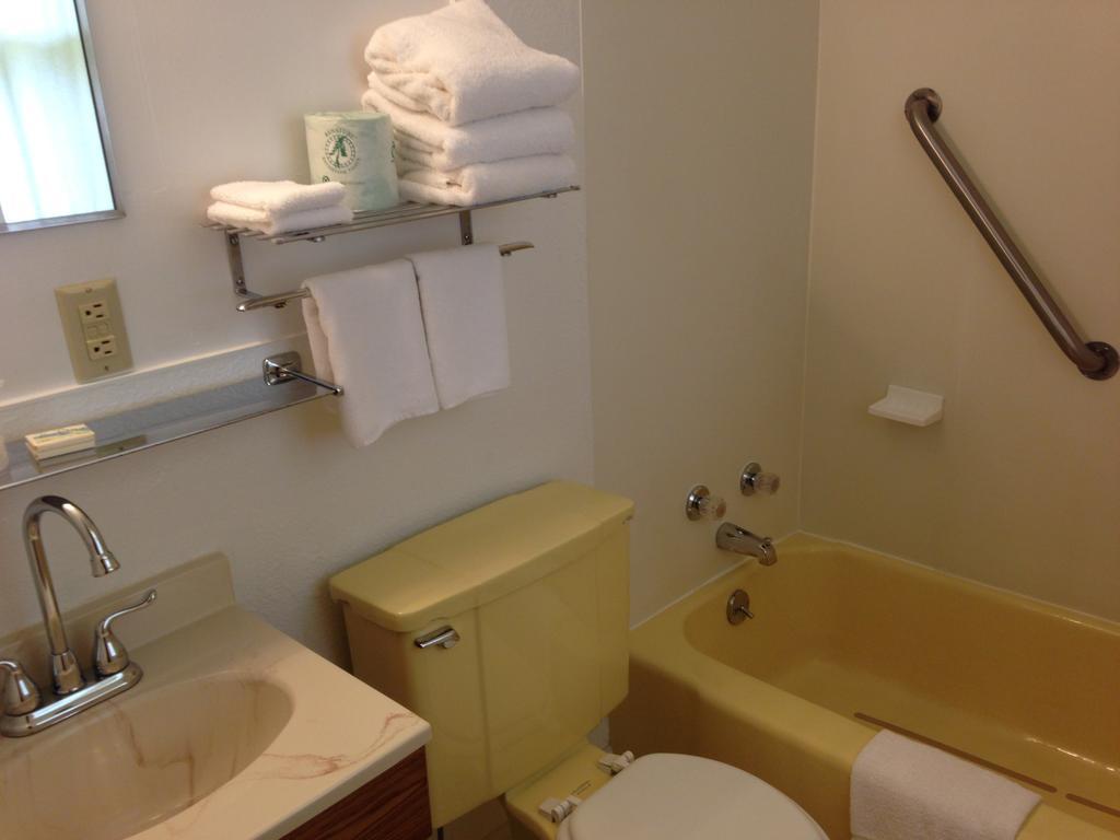 Indianhead Motel Ironwood Δωμάτιο φωτογραφία